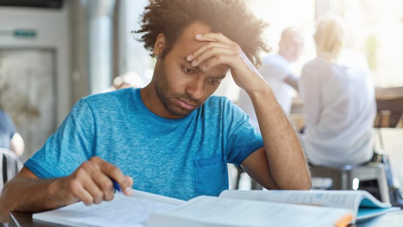 Serasa oferece descontos expressivos e renegociação de dívidas estudantis