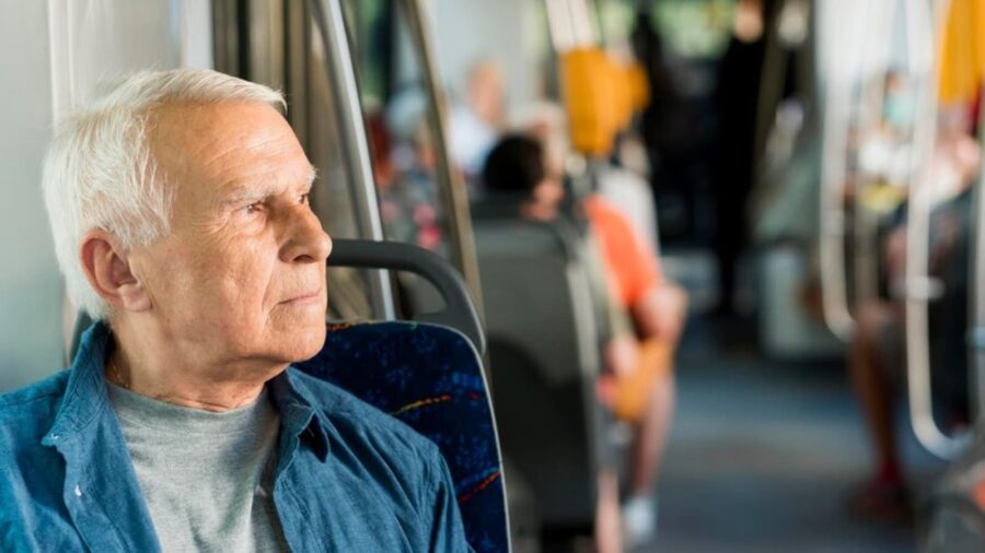 Como solicitar o cartão de ônibus para idosos e garantir seu direito à gratuidade em 2024