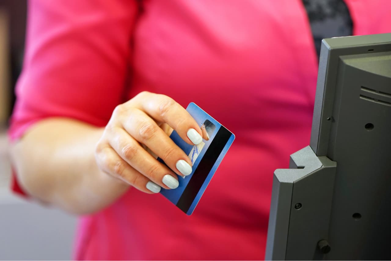 É possível sacar o limite do cartão de crédito?