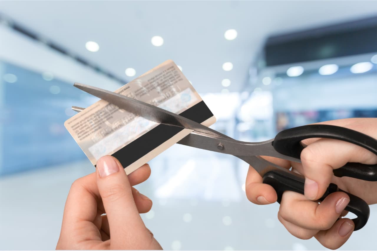 Como cancelar um cartão de crédito?